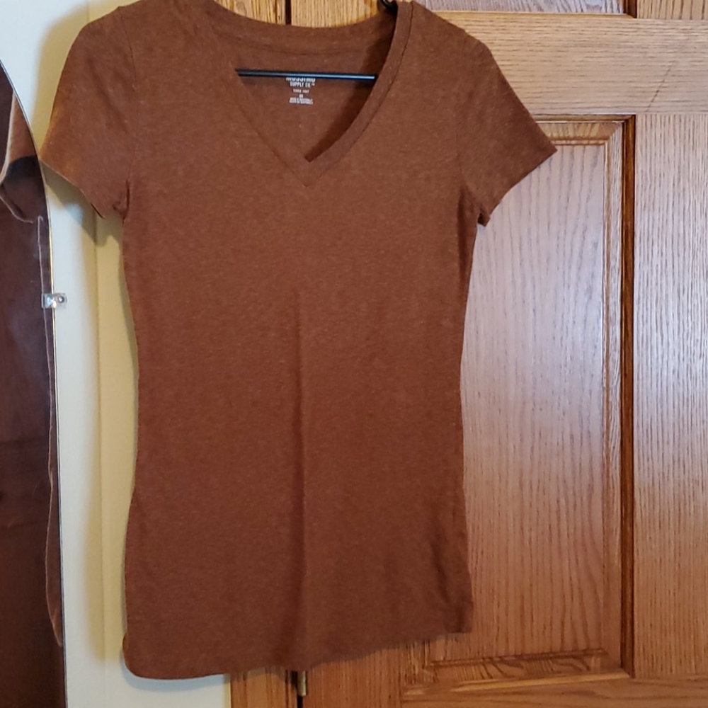XS Mossimo V Neck